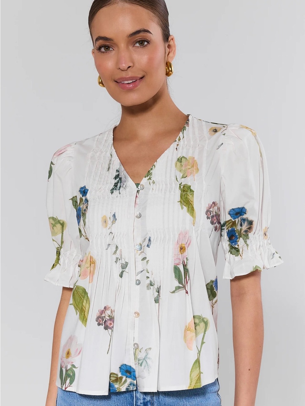 entro White Floral Pintuck V-Neck Button-Front Blouse